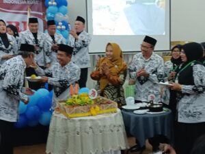 Pemprov Kalsel Peringati HUT PGRI ke-79, Pentingnya Perhatian Terhadap Kesejahteraan Para Guru